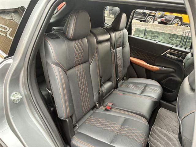 2022 Mitsubishi Outlander PHEV P