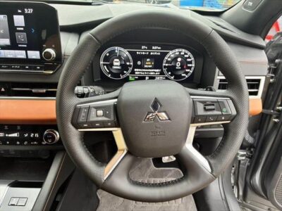 2022 Mitsubishi Outlander PHEV P