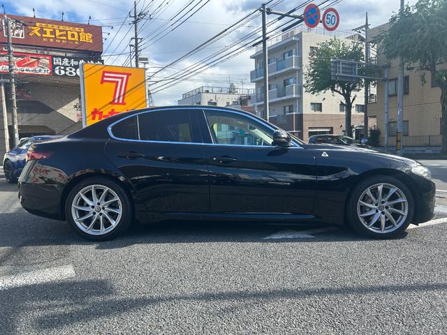 2019 Alfa Romeo Giulia Super
