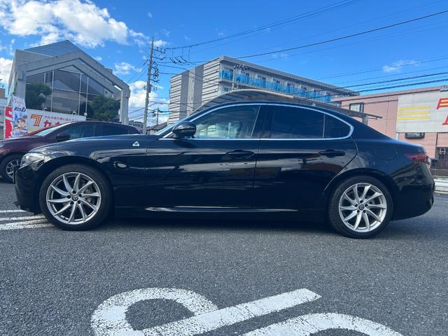 2019 Alfa Romeo Giulia Super