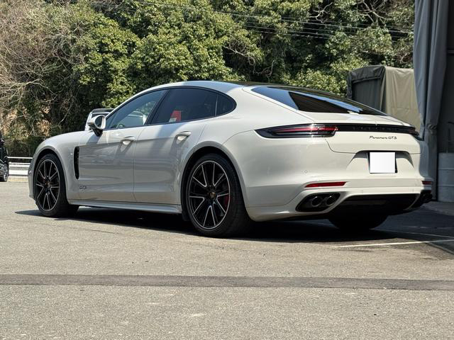 2019 Porsche Panamera GTS