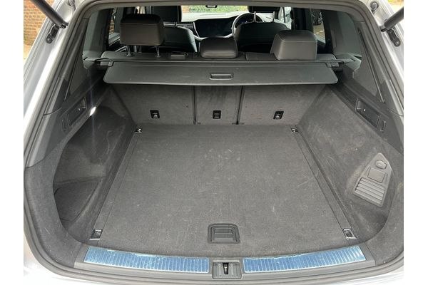 2019 Volkswagen Touareg 3.0TDI V6 R-Line Tech Tiptronic 4Motion