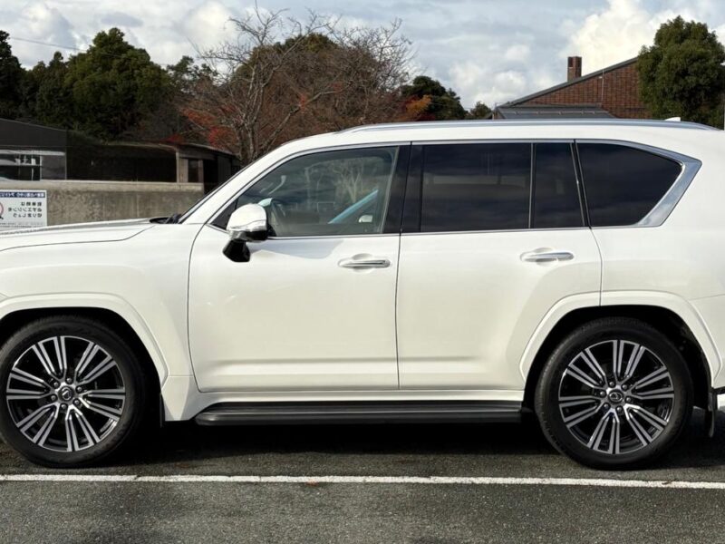 2024 LEXUS LX600