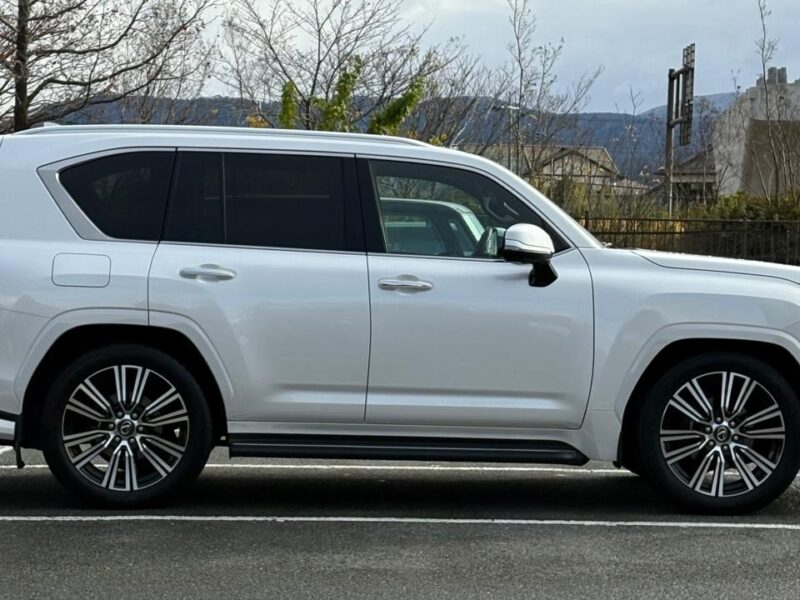 2024 LEXUS LX600