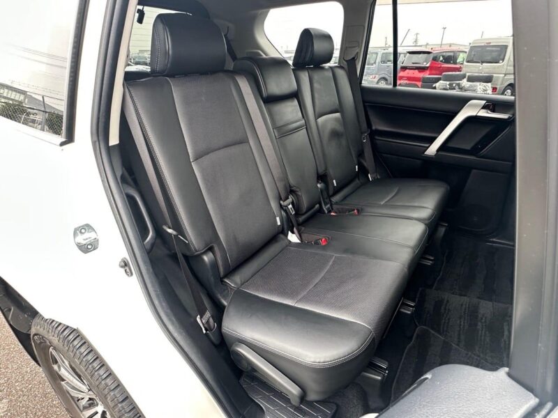 2020 Toyota Land Cruiser Prado TZ-G - GDJ151W