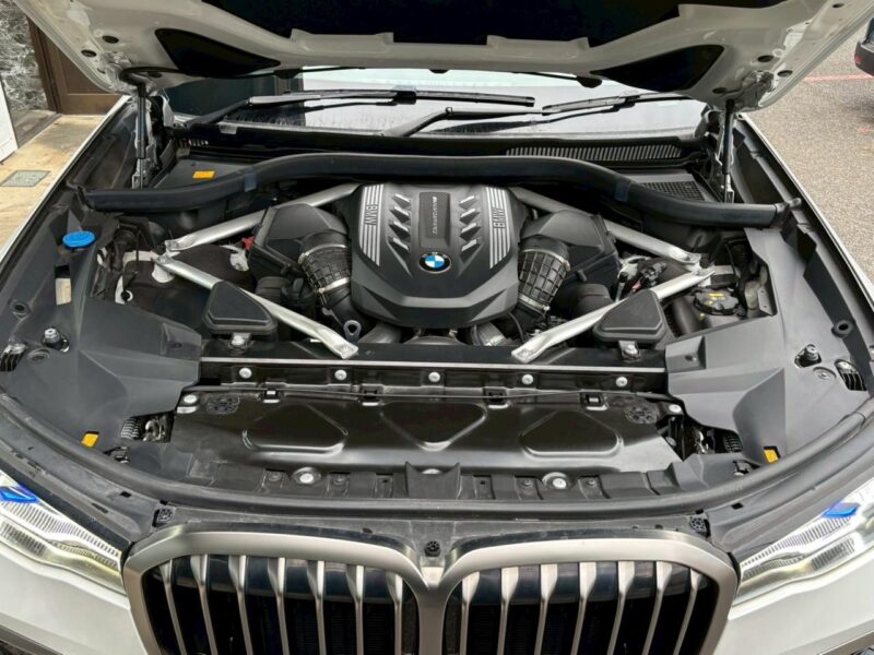 2020 BMW X7 M50i