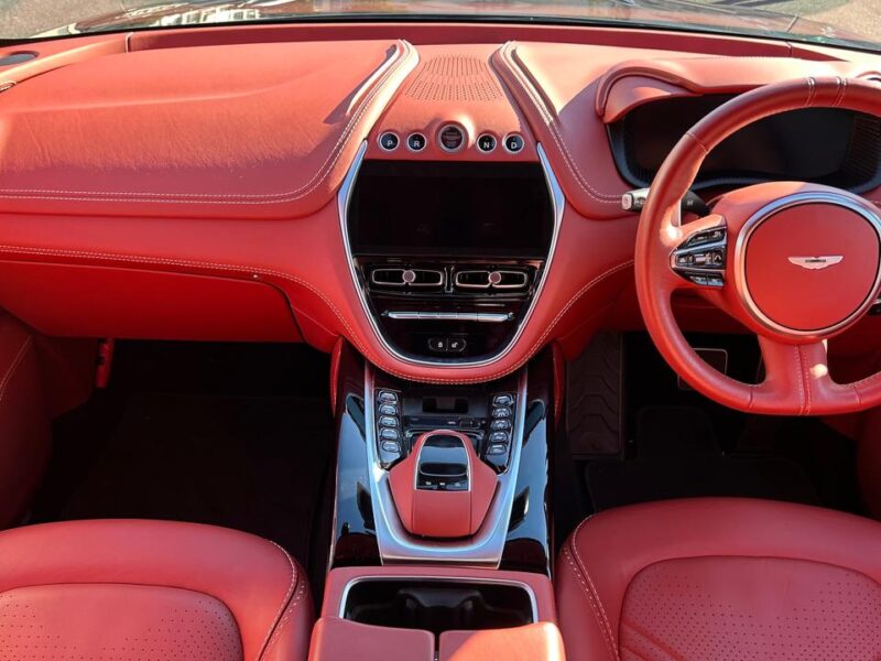 2021 Aston Martin DBX