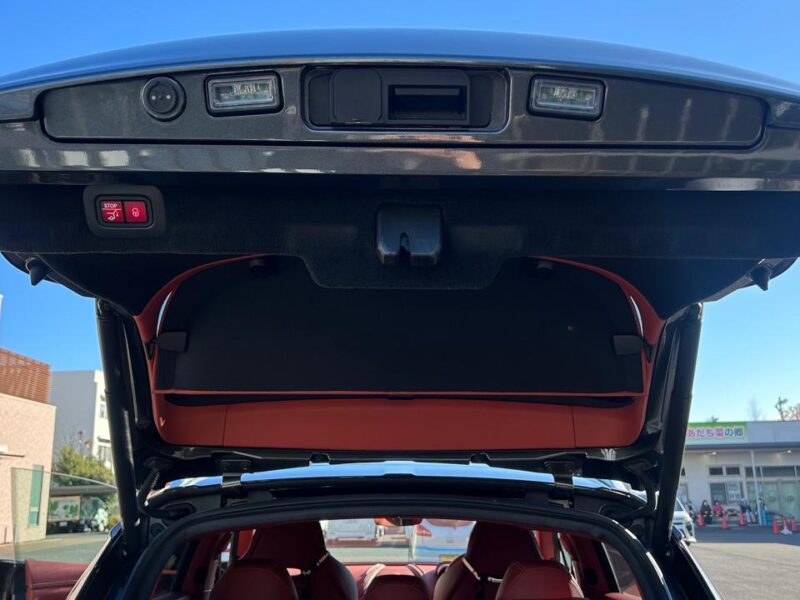 2021 Aston Martin DBX