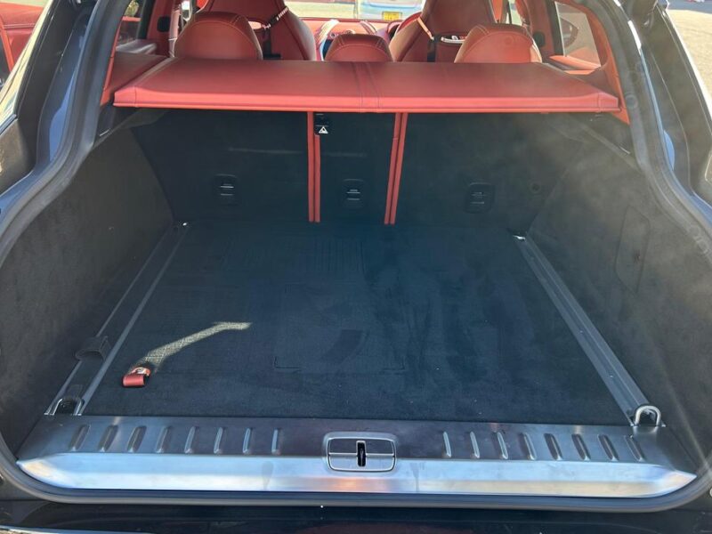 2021 Aston Martin DBX