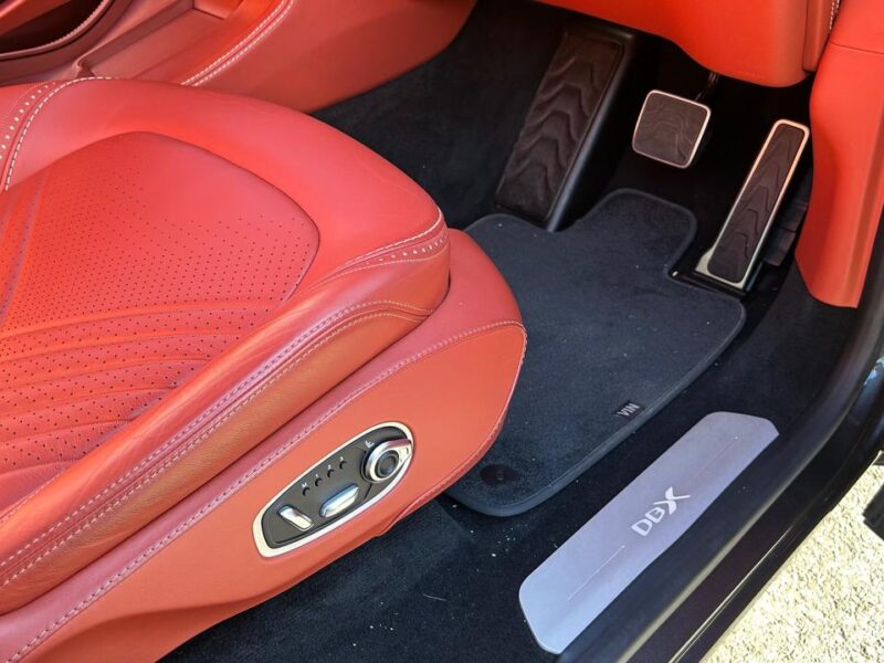 2021 Aston Martin DBX
