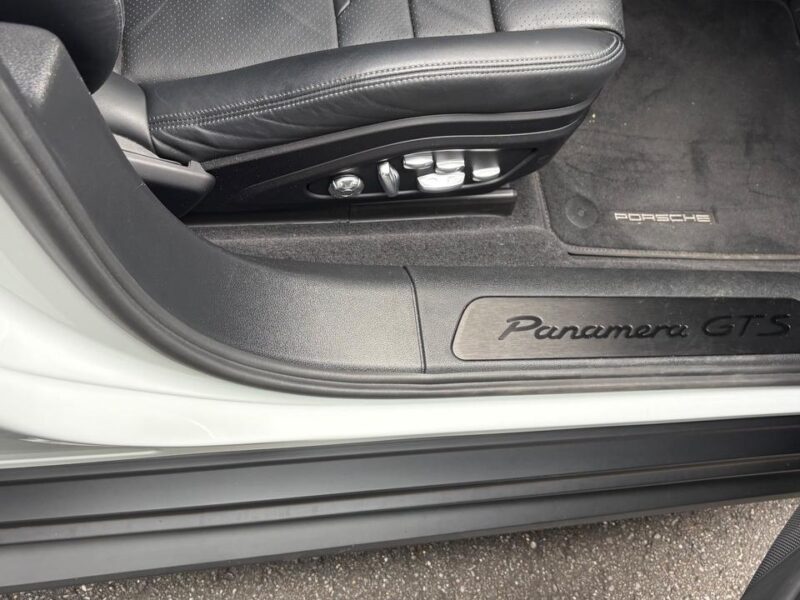 2021 Porsche Panamera GTS