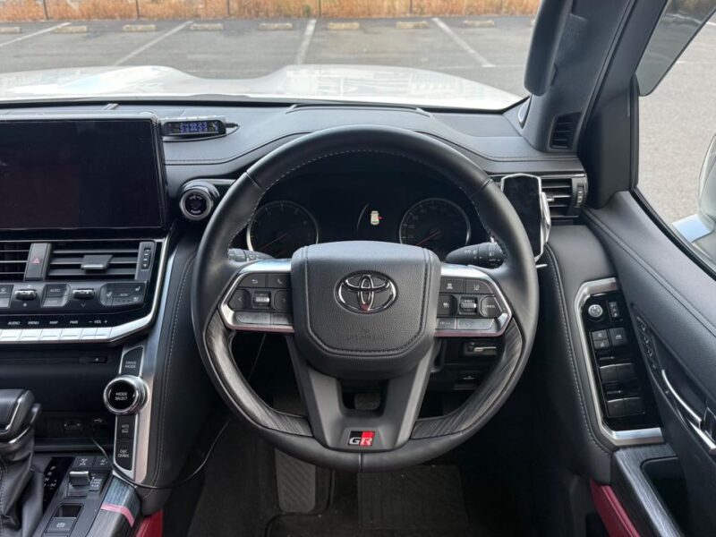 2024 Toyota Land Cruiser 300 GR Sport - FJA300W
