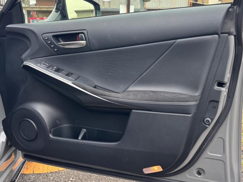 2023 LEXUS IS500 F Sports Performance