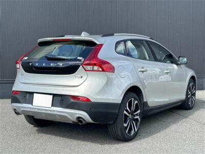 2020 VOLVO V40 Cross Country T5 AWD Momentum