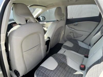 2020 VOLVO V40 Cross Country T5 AWD Momentum