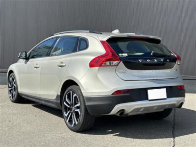 2020 VOLVO V40 Cross Country T5 AWD Momentum