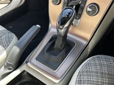 2020 VOLVO V40 Cross Country T5 AWD Momentum