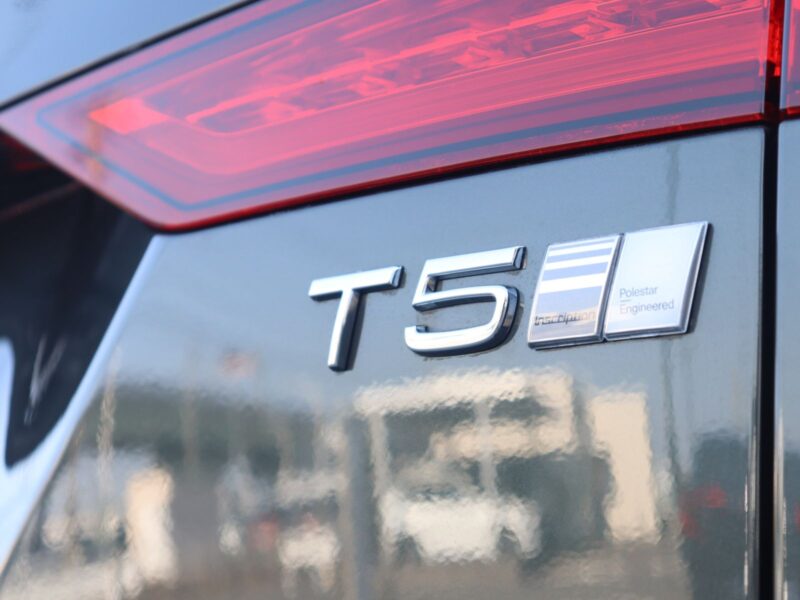 2019 VOLVO V60 T5 Inscription