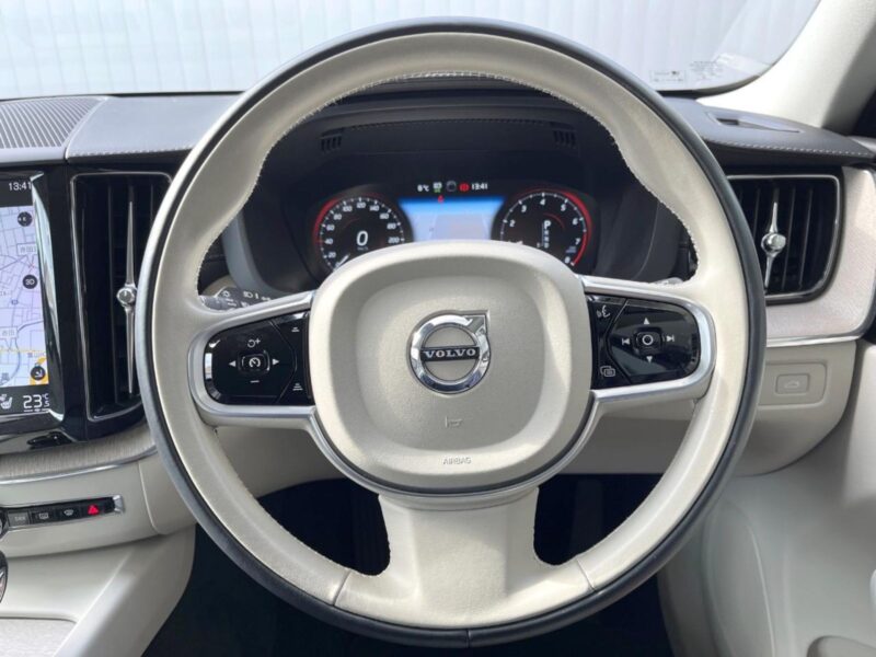 2019 VOLVO XC60 T5 AWD Inscription