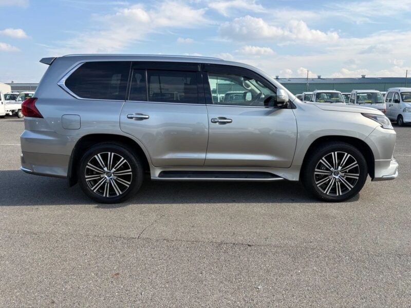 2020 LEXUS LX570