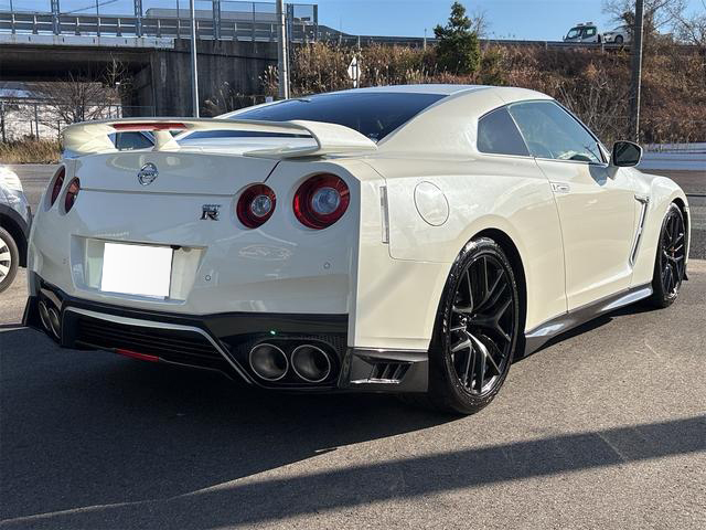 2019 Nissan GT-R Pure Edition