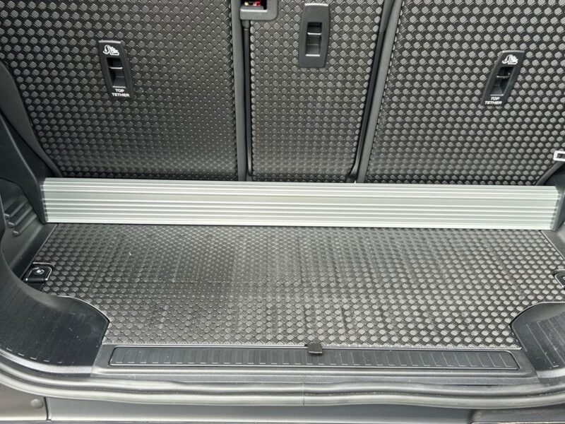 2023 Land Rover Defender 90 X Dynamic HSE P300