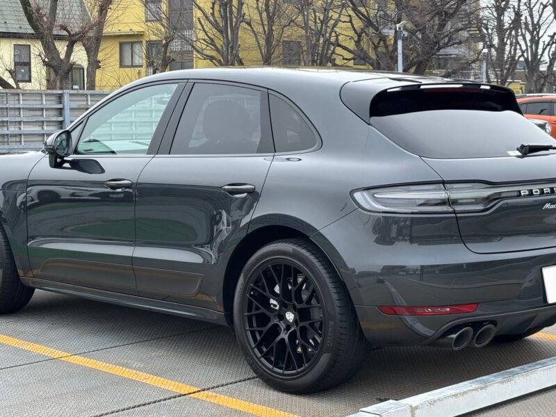 2020 Porsche Macan Turbo