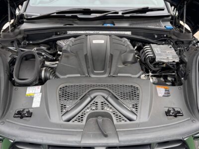 2020 Porsche Macan Turbo