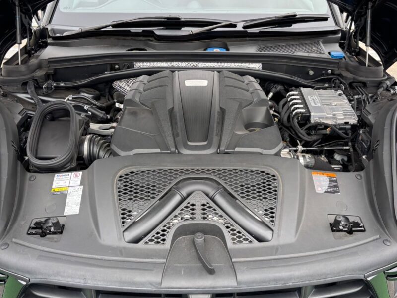 2020 Porsche Macan Turbo