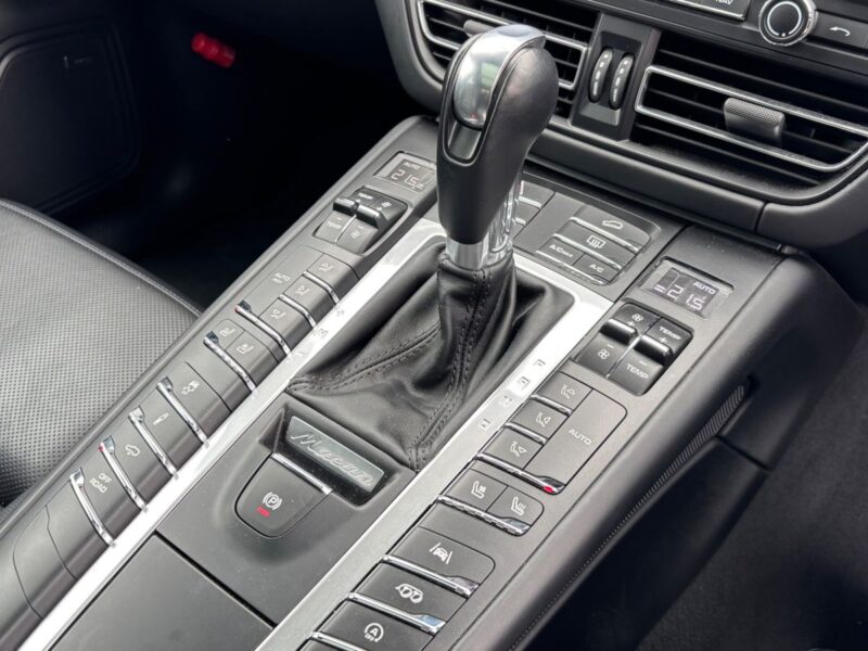 2020 Porsche Macan Turbo