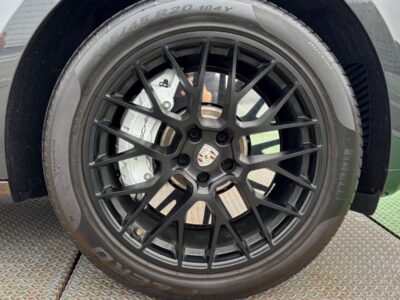 2020 Porsche Macan Turbo