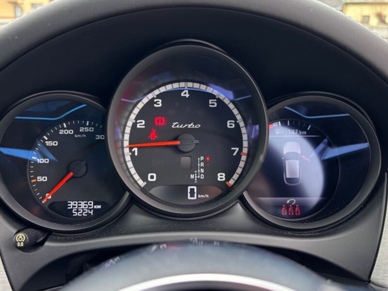 2020 Porsche Macan Turbo