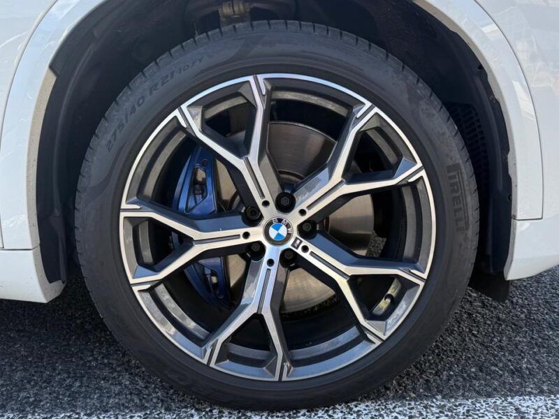 2021 BMW M50i