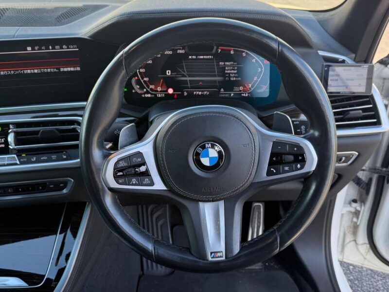 2021 BMW M50i