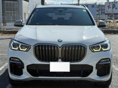 2021 BMW M50i