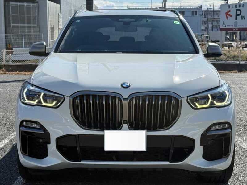 2021 BMW M50i