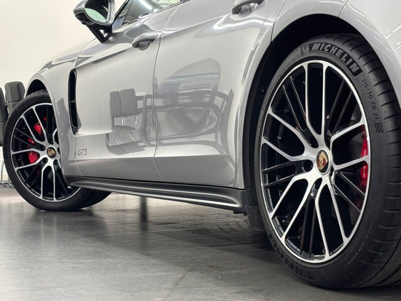2020 Porsche Panamera GTS