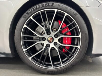 2020 Porsche Panamera GTS