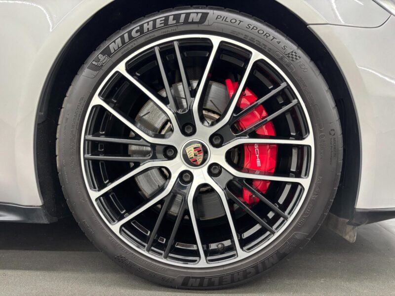 2020 Porsche Panamera GTS