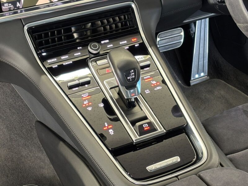 2020 Porsche Panamera GTS