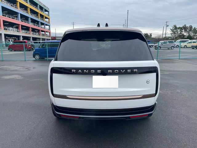 2024 Land Rover Range Rover 4.4 P615 V8 SV