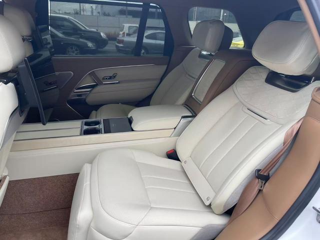 2024 Land Rover Range Rover 4.4 P615 V8 SV