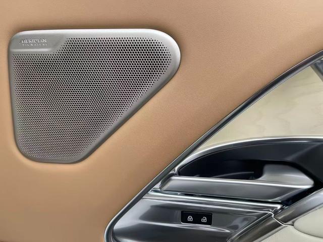 2024 Land Rover Range Rover 4.4 P615 V8 SV