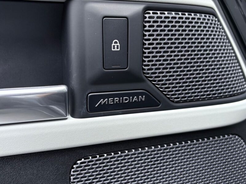 2021 Land Rover Defender 90S P300