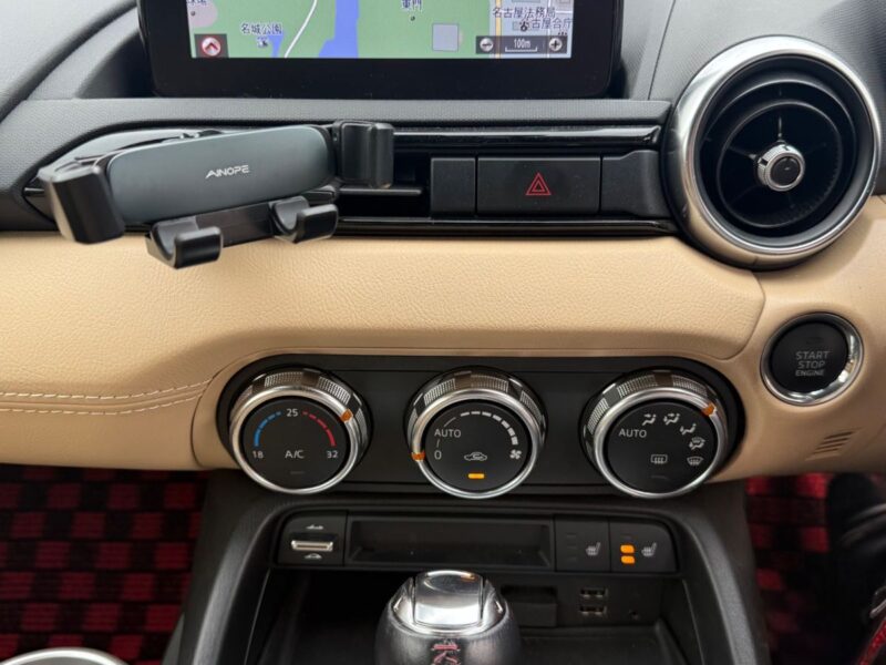 2019 Mazda Roadster RF VS