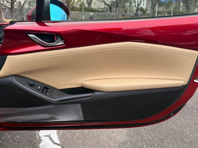 2019 Mazda Roadster RF VS