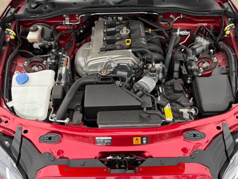 2019 Mazda Roadster RF VS