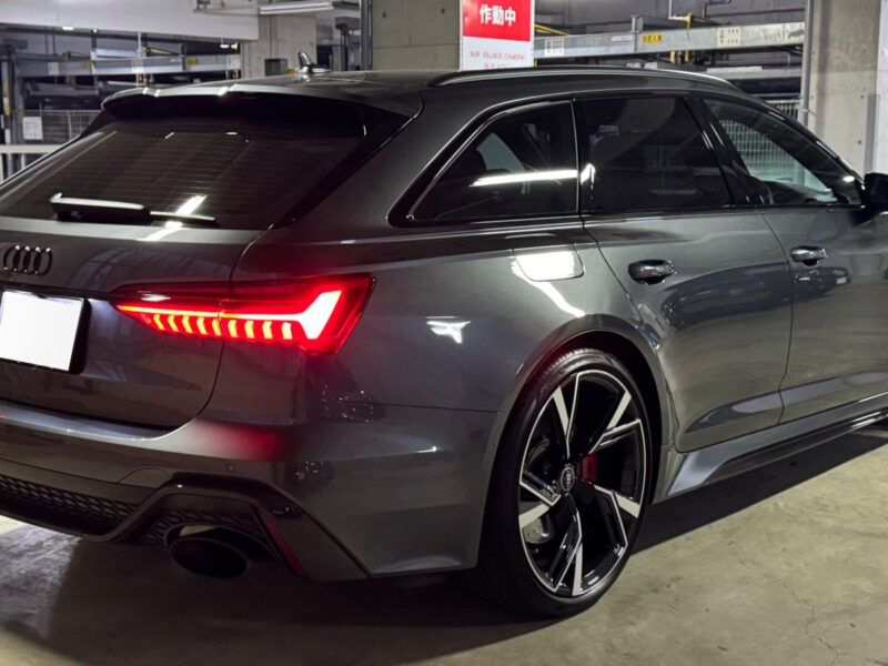 2022 AUDI RS6 Avant