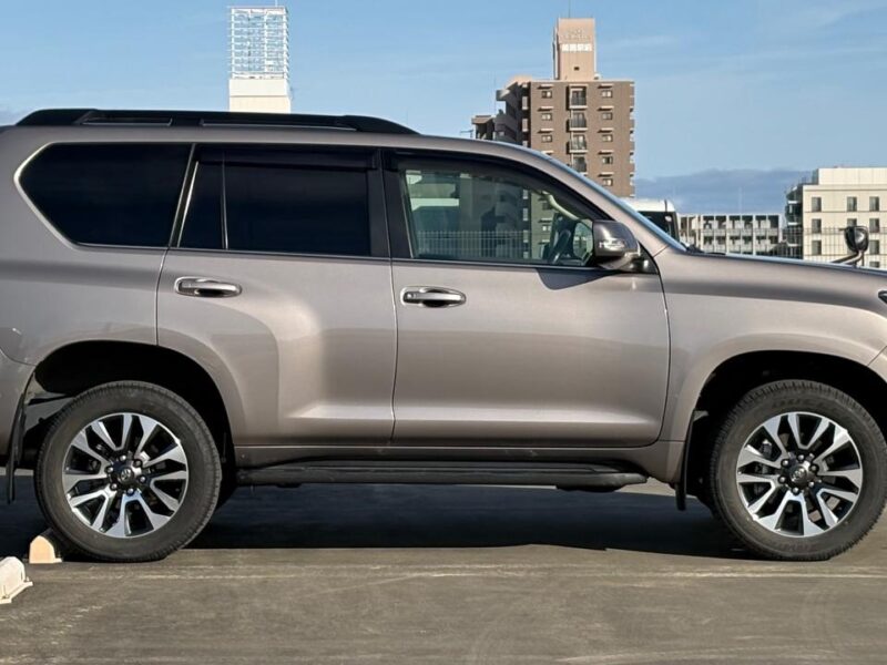 2023 Toyota Land Cruiser Prado 2.8 TX-L - GDJ150W