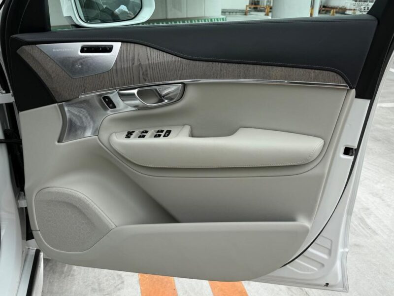 2021 VOLVO XC90 Recharge Plug-in Hybrid T8 AWD Inscription